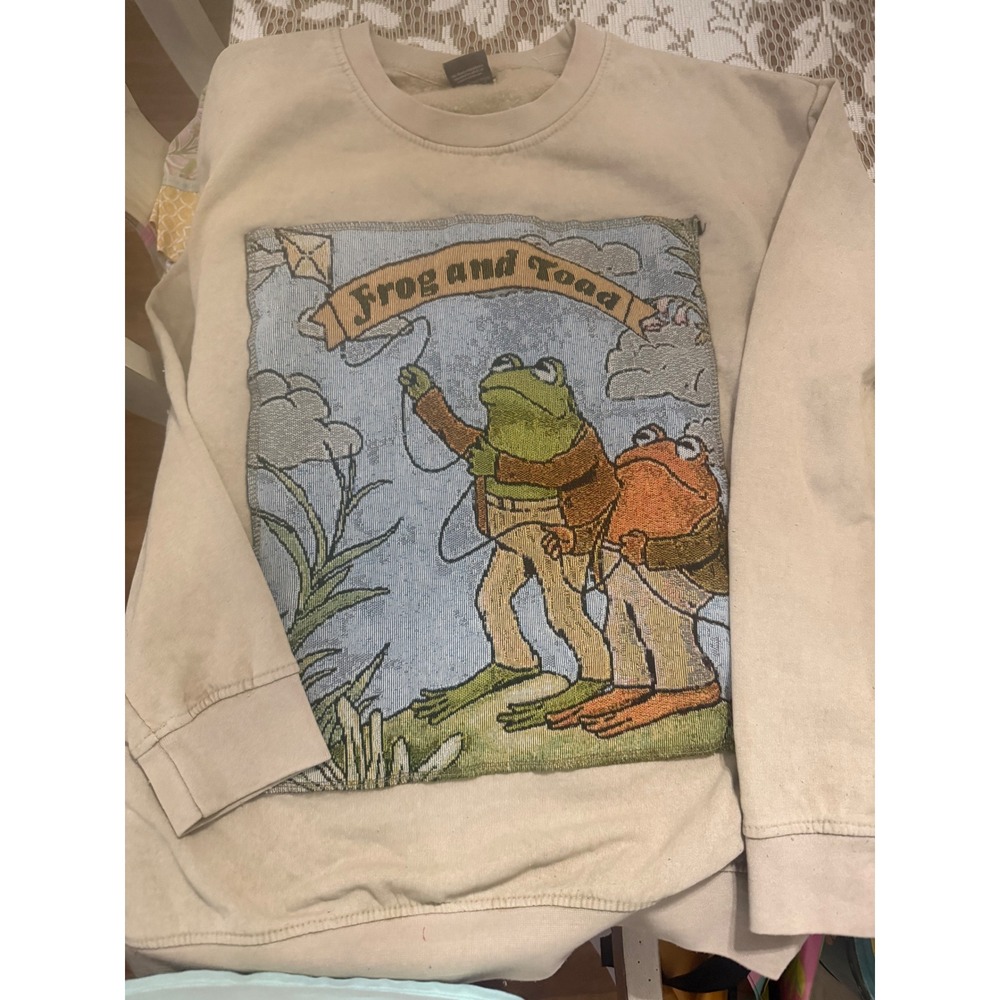 Frog and Toad Tapestry Sweatshirt Tan Crewneck Pullover Medium Cottagecore